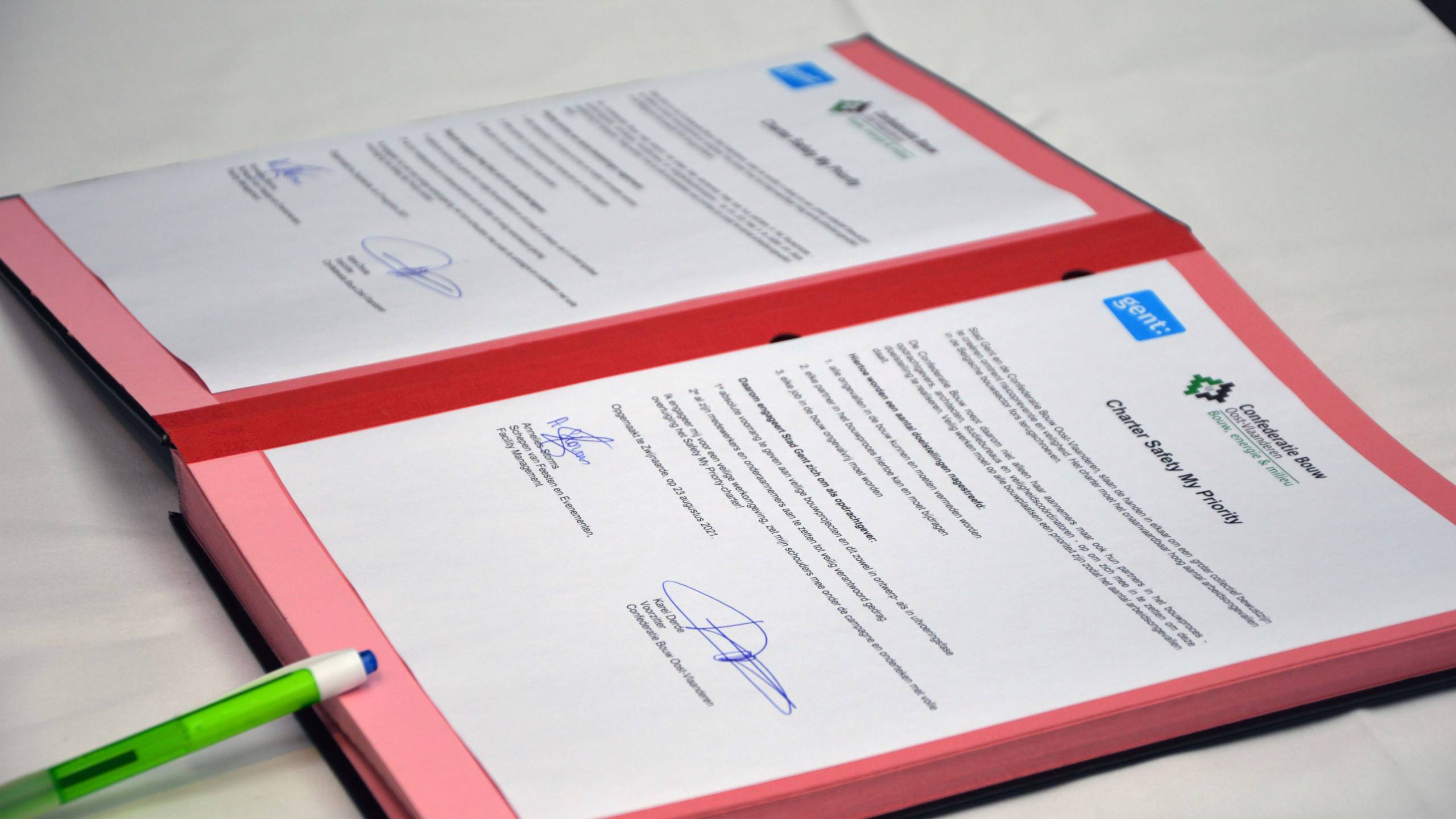 Stad Gent en Confederatie Bouw Oost-Vlaanderen ondertekenen het Safety My Priority-charter