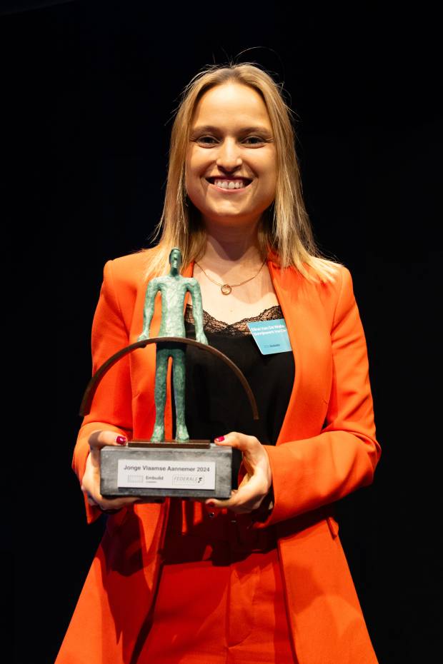 Eline Van de Walle werd verkozen tot Jonge Vlaamse Aannemer 2024