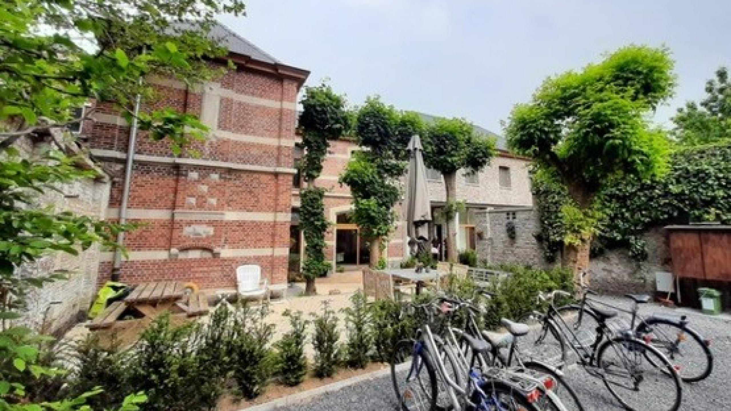 DS-V Aannemingen zorgde voor een herbestemming van twee Gentse koetshuizen