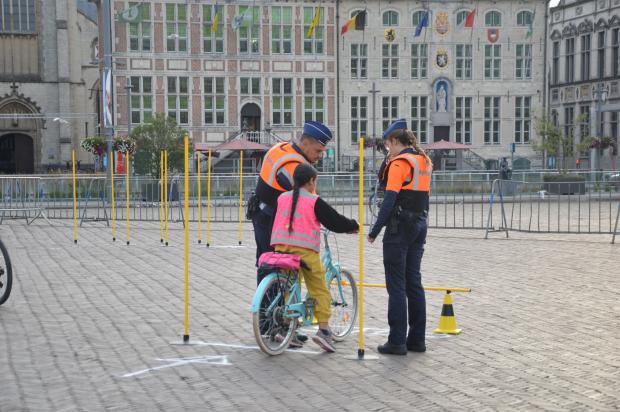 Embuild Oost-Vlaanderen en stad Sint-Niklaas schouder aan schouder voor meer verkeersveiligheid 